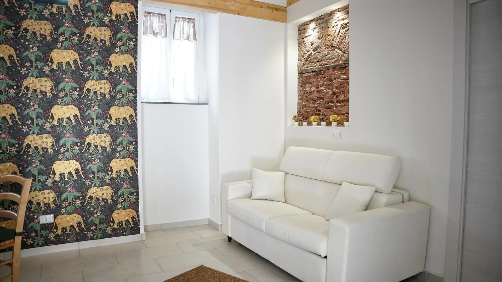 Home 3124 Catânia 0*,